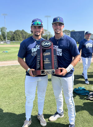 Bridges & Arednt in seahawk uniform